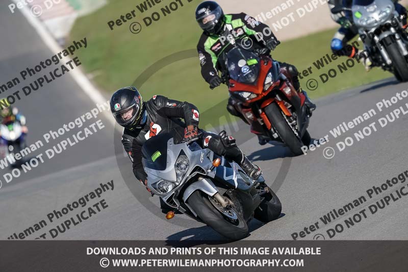 donington no limits trackday;donington park photographs;donington trackday photographs;no limits trackdays;peter wileman photography;trackday digital images;trackday photos